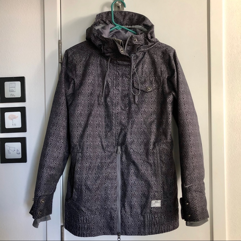 Nike gray grey storm-fit winter sports ski skiing snowboarding jacket coat hood